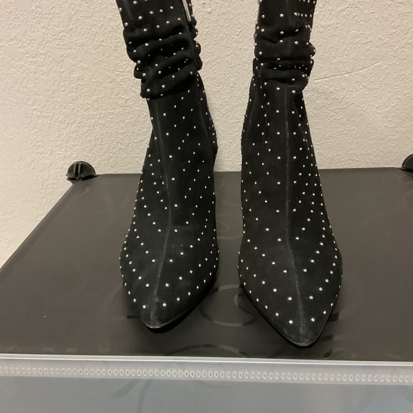 EUC Vince Camuto studded boots 9/40 - Picture 4 of 7